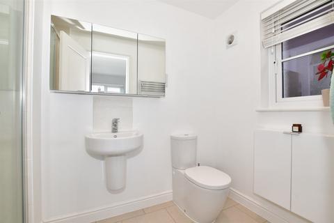 5 Valley Close, Tonbridge, TN11 0FN