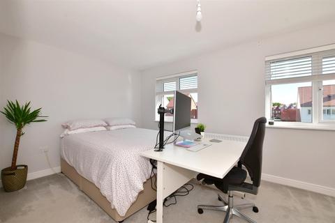 5 Valley Close, Tonbridge, TN11 0FN