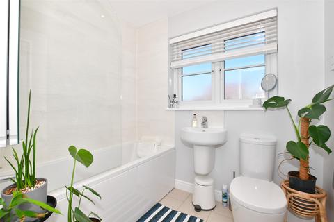 5 Valley Close, Tonbridge, TN11 0FN