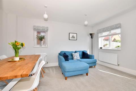 5 Valley Close, Tonbridge, TN11 0FN