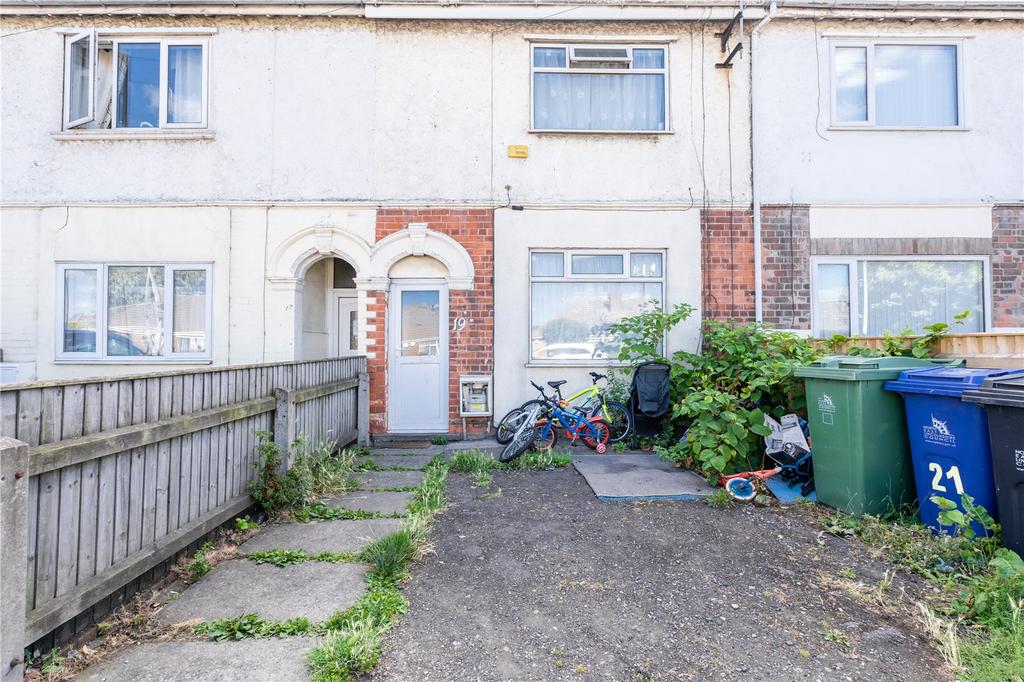 Manby Road, Immingham, Lincolnshire, DN40 3 bed terraced house for sale