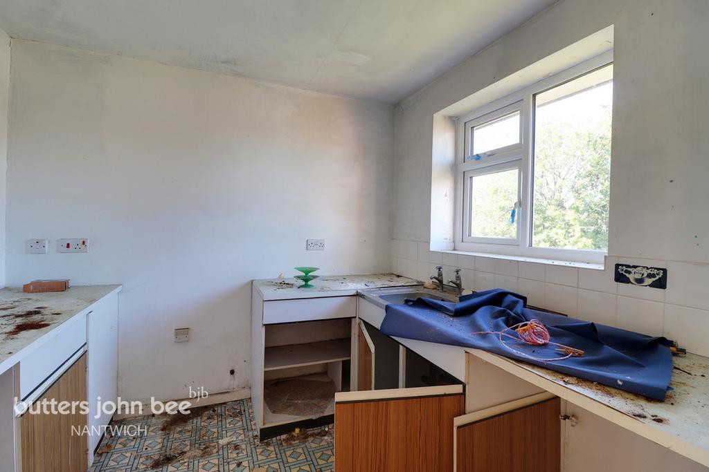 Scaife Road, Nantwich 3 bed end of terrace house £120,000