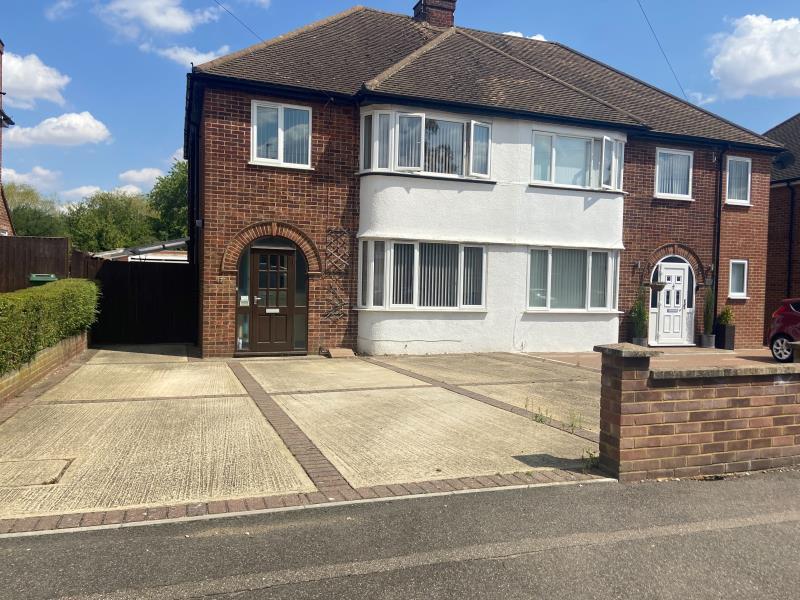 Cottingham Grove, Bletchley 3 bed semidetached house £1,500 pcm (£