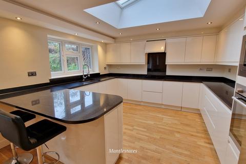 6 bedroom detached house for sale, CLAREMONT ROAD, HADLEY WOOD EN4