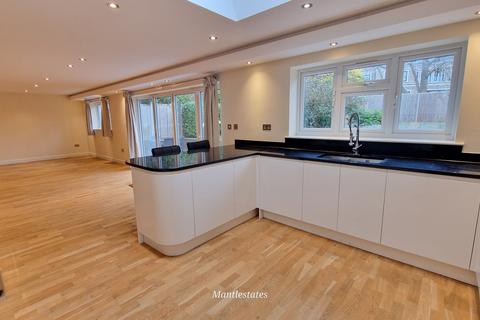 6 bedroom detached house for sale, CLAREMONT ROAD, HADLEY WOOD EN4