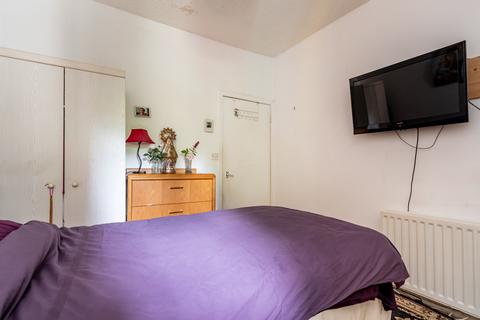 24 Bathfield, Edinburgh, EH6 4EB