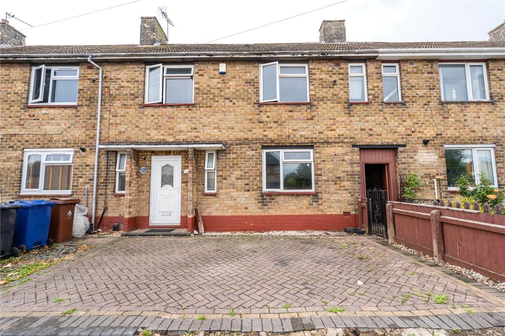 Redbourne Road, GRIMSBY... 4 bed terraced house £93,000