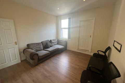 3 bedroom terraced house to rent, Vauxhall Street, Coventry, CV1