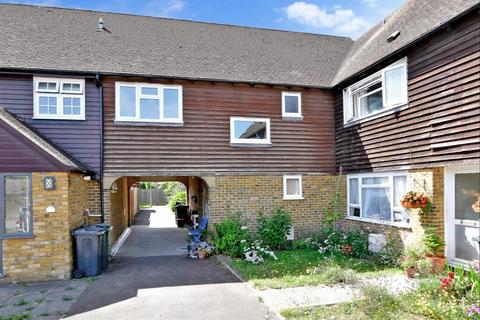 8 Cheeselands, Biddenden, Ashford, TN27 8HJ
