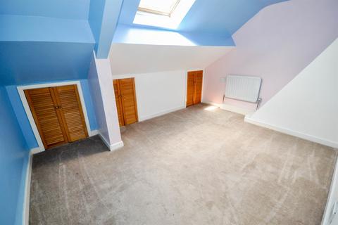 3 bedroom flat for sale - Southend, Cleadon