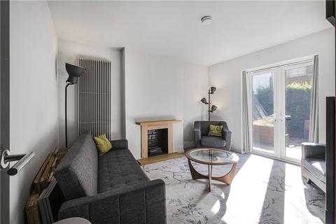 Flat 37, Quentin House Chaplin Close, London, SE1 8UZ
