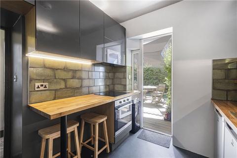 Flat 37, Quentin House Chaplin Close, London, SE1 8UZ