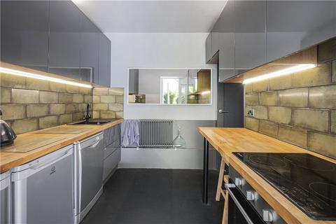 Flat 37, Quentin House Chaplin Close, London, SE1 8UZ