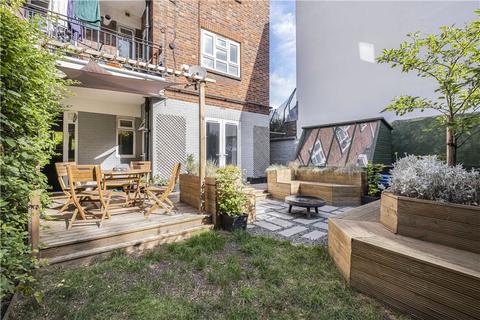 Flat 37, Quentin House Chaplin Close, London, SE1 8UZ