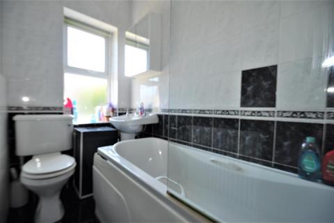 2 bedroom terraced house to rent, Bachelor Gardens, Harrogate, North Yorkshire, HG1 3EE