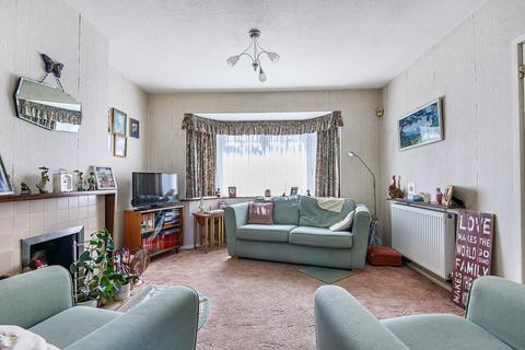 24 Kinross Drive, Sunbury-on-thames, TW16 7JU