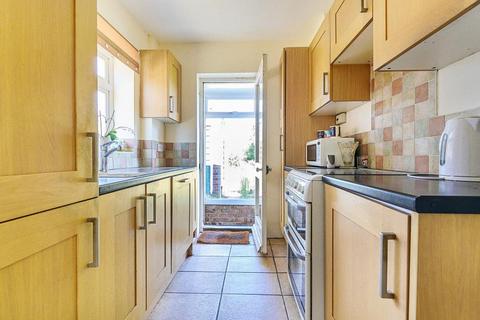 24 Kinross Drive, Sunbury-on-thames, TW16 7JU