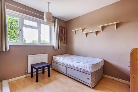 24 Kinross Drive, Sunbury-on-thames, TW16 7JU