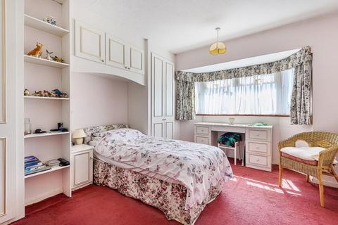 24 Kinross Drive, Sunbury-on-thames, TW16 7JU