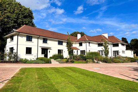 2 bedroom flat for sale, Wells Place, West Chiltington, West Sussex, RH20