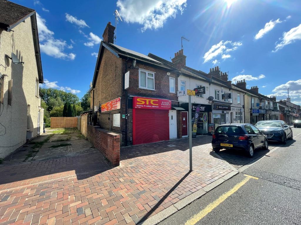 London Road, Hemel Hempstead... 1 bed £950 pcm (£219 pw)
