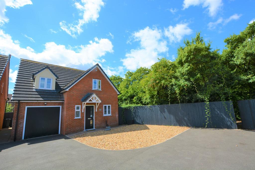 Old Elmore Lane, Quedgeley, Gloucester, GL2 4 bed detached house for