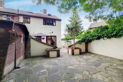 14 Scoulding Road, London, E16 1NT