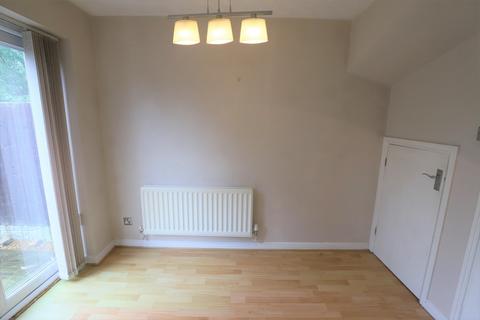 2 bedroom townhouse to rent, Magenta Drive, Newcastle-under-Lyme, ST5