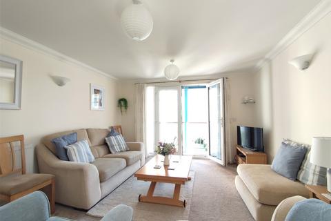 2 bedroom flat to rent, Western Esplanade, Broadstairs, CT10