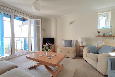 2 bedroom flat to rent, Western Esplanade, Broadstairs, CT10