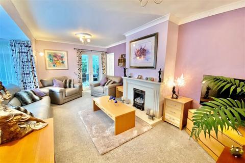 4 bedroom detached house for sale, Saintbury Road, Glenfield