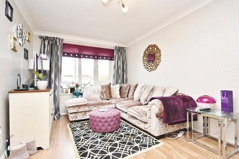 1 bedroom apartment to rent, Frazer Close, Romford, Essex, RM1