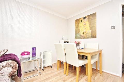 1 bedroom apartment to rent, Frazer Close, Romford, Essex, RM1