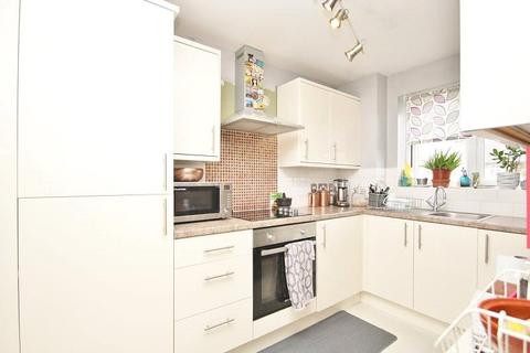 1 bedroom apartment to rent, Frazer Close, Romford, Essex, RM1