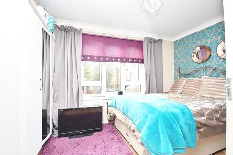 1 bedroom apartment to rent, Frazer Close, Romford, Essex, RM1