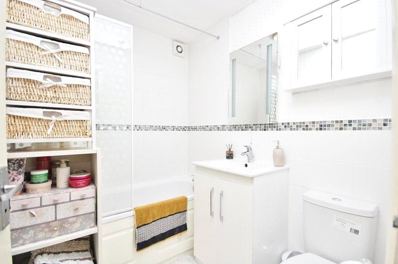 Apartment in Essex - View 5