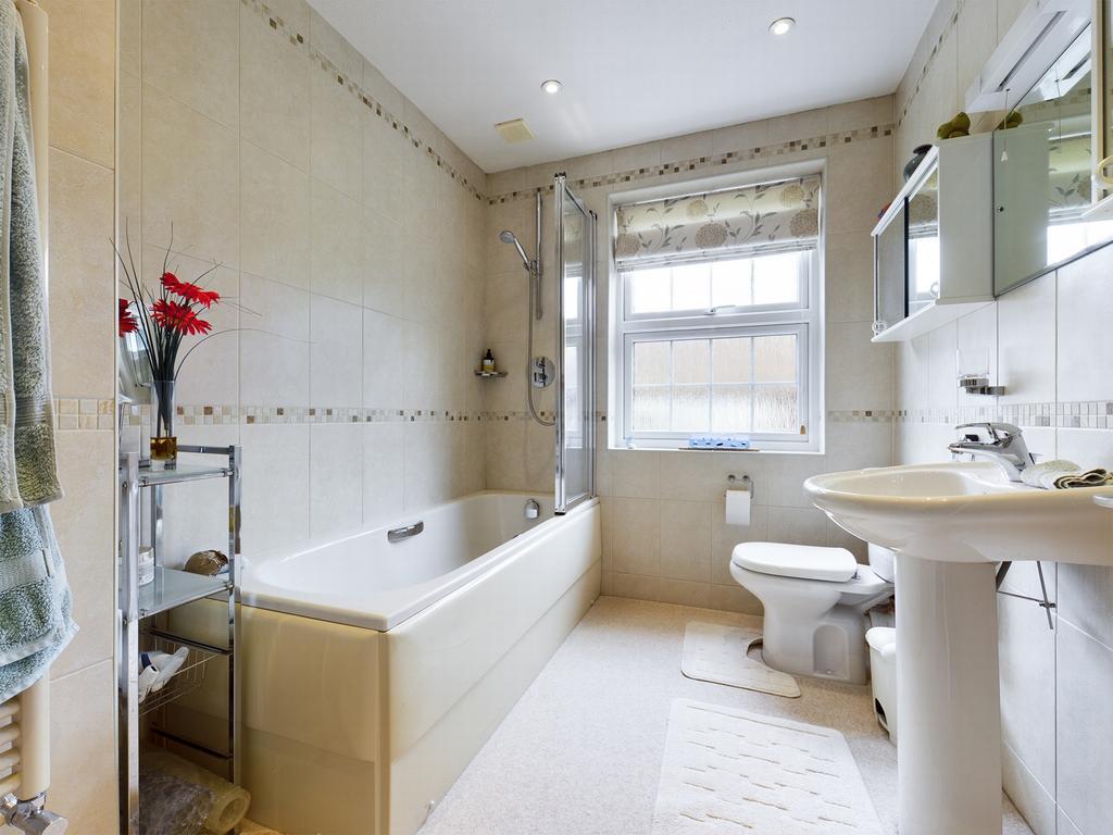 En Suite Bathroom