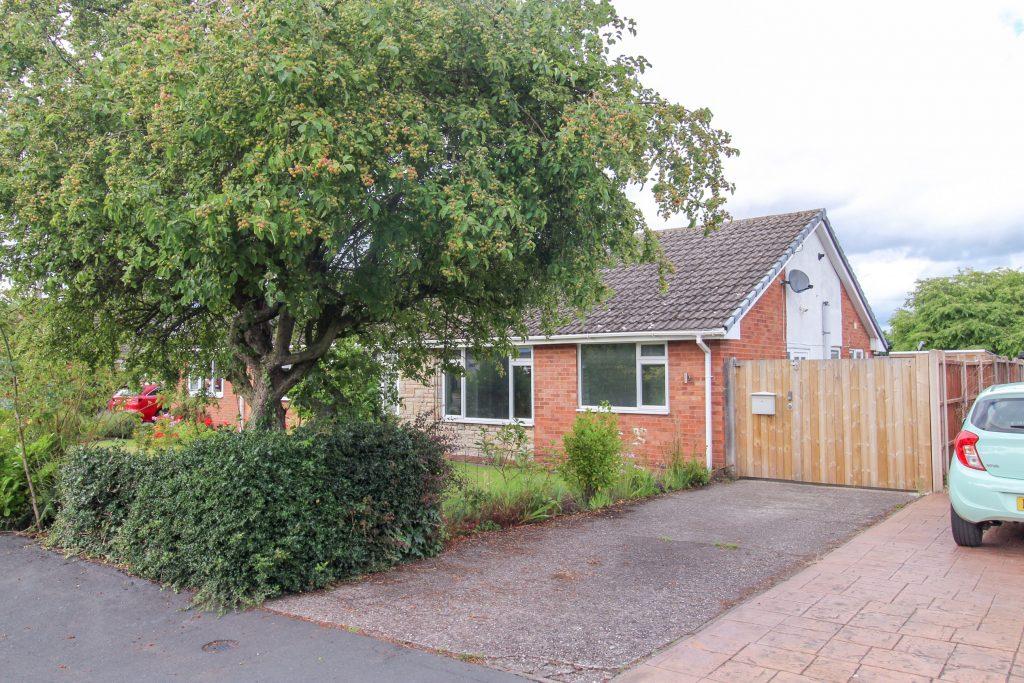 Greenacres Way, Newport 2 bed semidetached bungalow £220,000