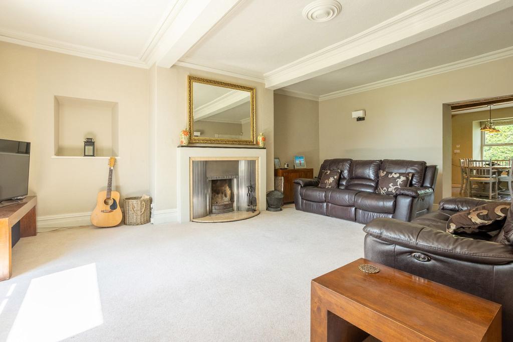 Westfield Lane, Wyke, BD12 9BY 4 bed terraced house £330,000