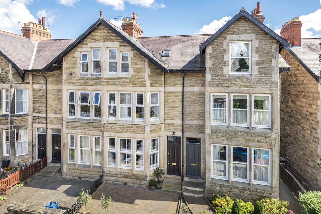 Dragon Avenue, Harrogate, HG1 4 bed terraced house for sale £500,000