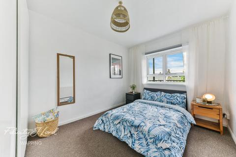 2 bedroom flat for sale - Robert Sutton House, Tarling Street, E1