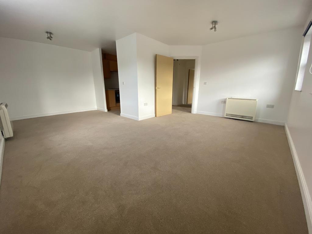Dunvant Road, Redhouse, Swindon, SN25 2 bed flat £875 pcm (£202 pw)
