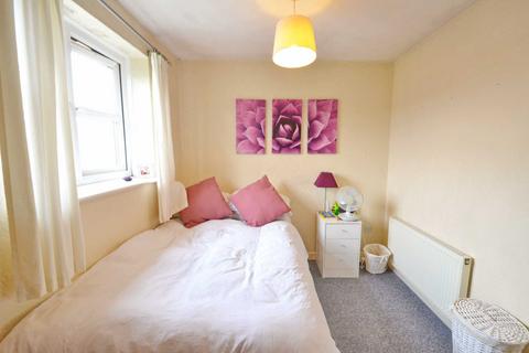1 bedroom apartment to rent - Ladd Close, Kingswood