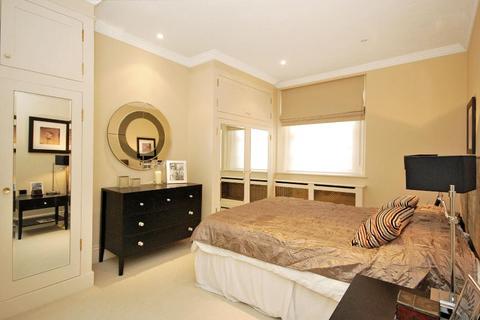 3 bedroom apartment to rent, WEST EATON PLACE, KNIGHTSBRIDGE, SW1X