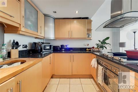 2 bedroom flat to rent, Millharbour, London, E14