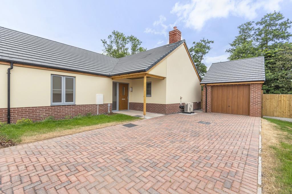 Hay on Wye, Herefordshire, HR3 3 bed detached bungalow for sale £415,000