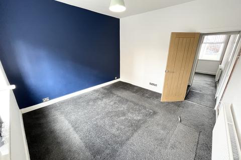 3 bedroom end of terrace house to rent - Gladstone Street, Peterborough, PE1