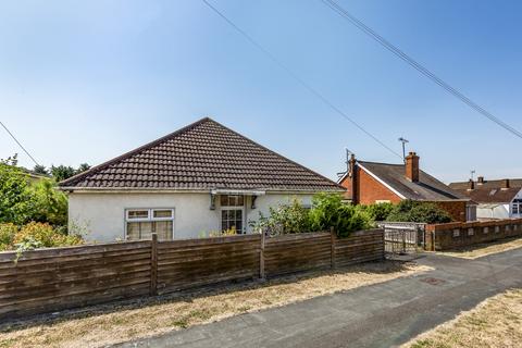 4 bedroom bungalow for sale - Whitworth Road, Swindon, Wiltshire, SN25