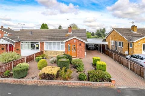 2 bedroom bungalow for sale - Willow Way, St. Albans, Hertfordshire, AL2