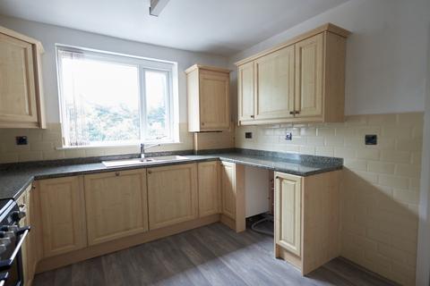 3 bedroom flat to rent, Woodsend Road, Flixton, M41 8QW